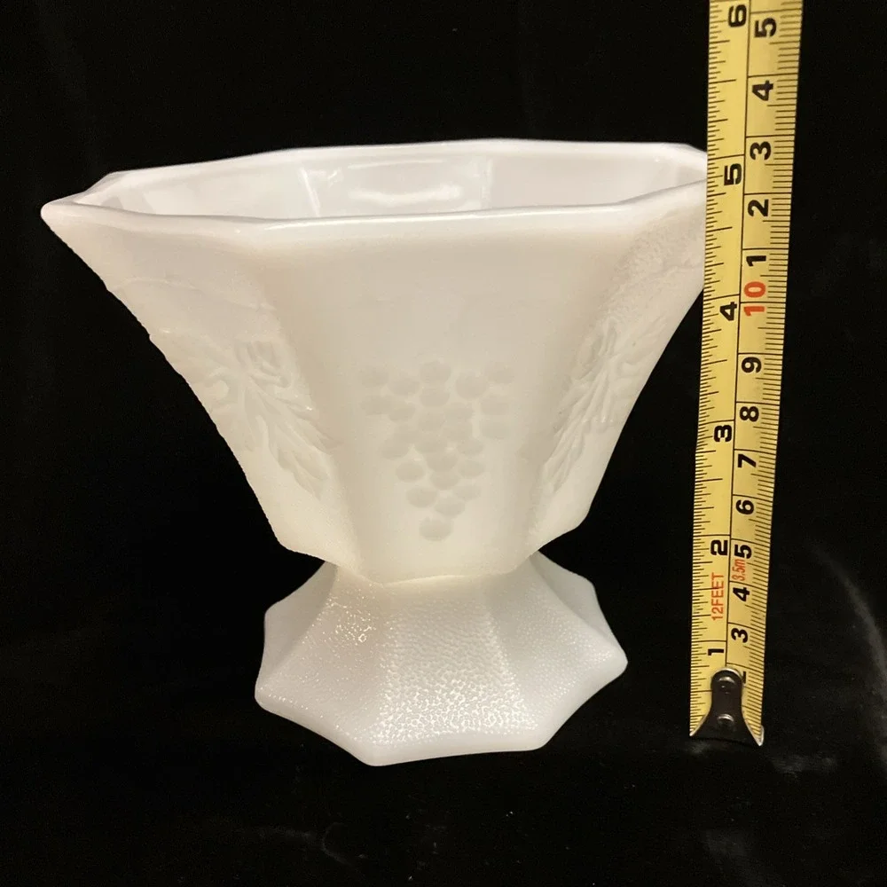 Anchor Hocking Milk Glass Candy Dish W/ Grape Clusters & Leaves 5x6